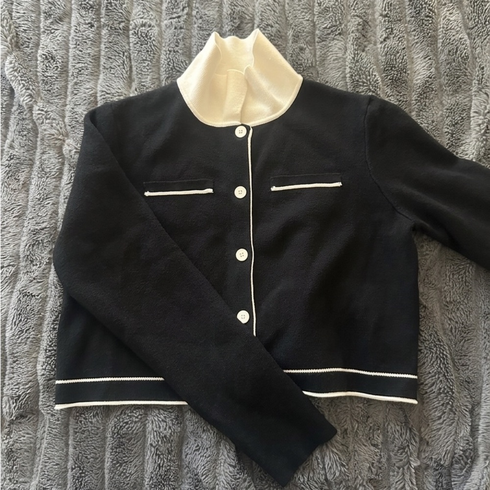 OAK + FORT Cream and Black button top